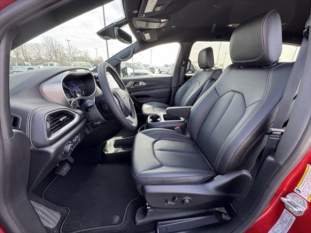 new 2025 Chrysler Pacifica car, priced at $44,640