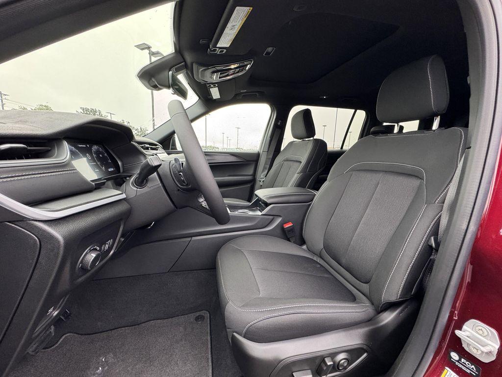 new 2025 Jeep Grand Cherokee L car, priced at $44,125