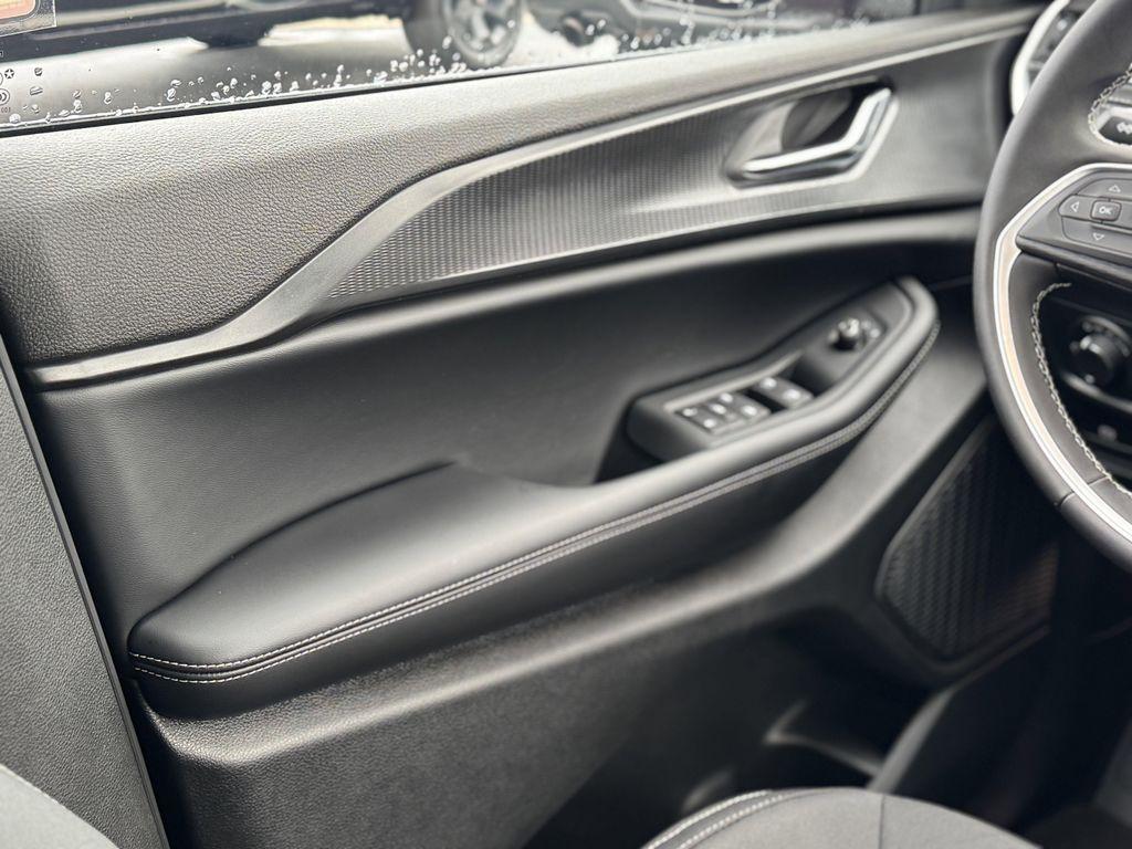 new 2025 Jeep Grand Cherokee L car, priced at $44,125