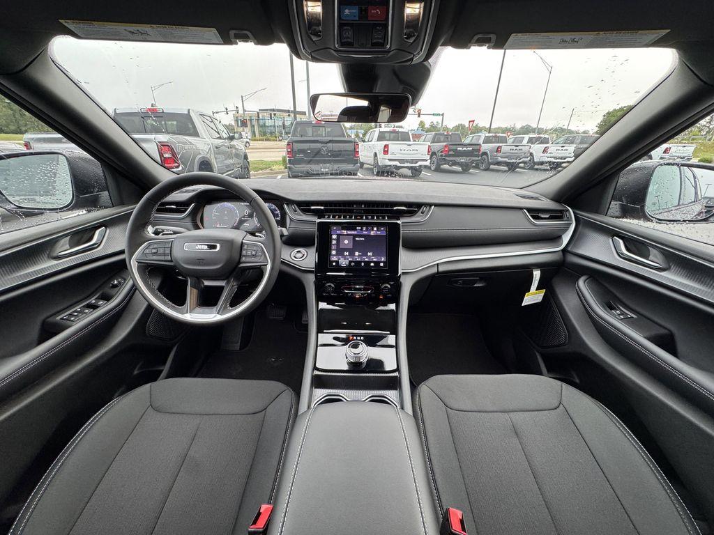 new 2025 Jeep Grand Cherokee L car, priced at $44,125