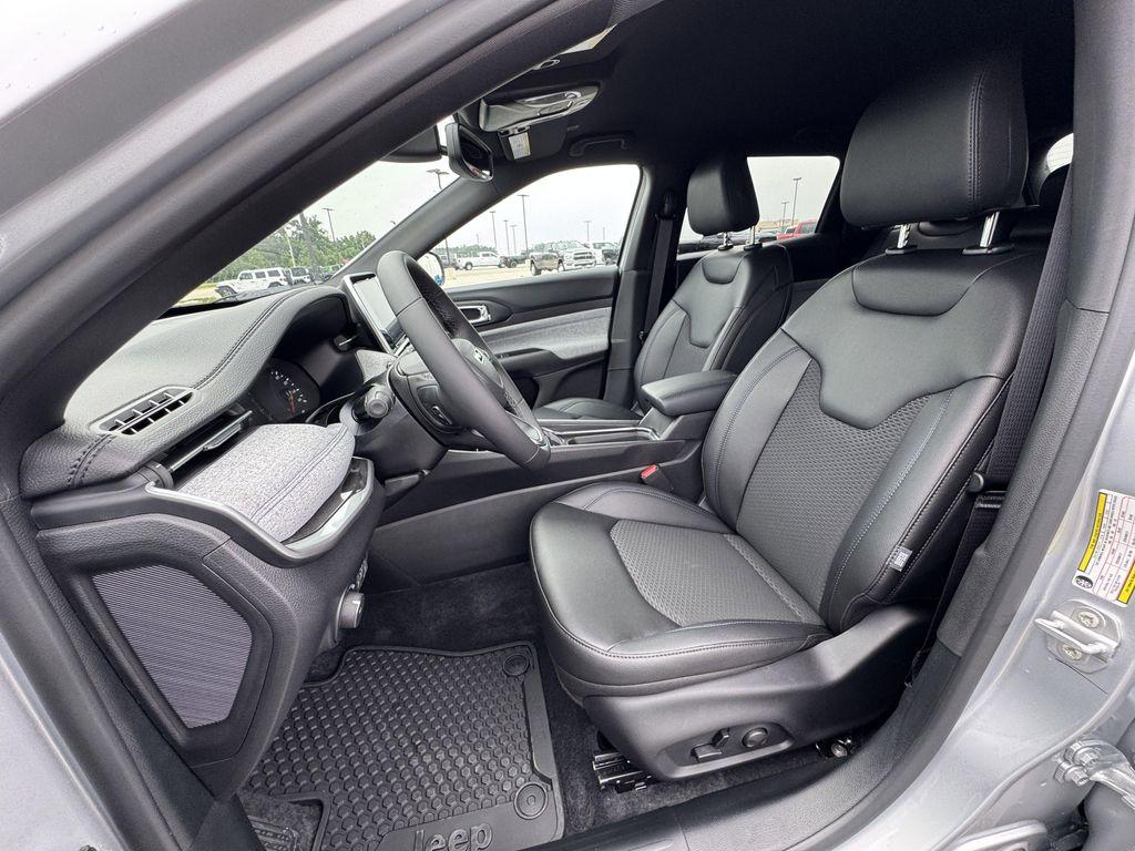 new 2025 Jeep Compass car, priced at $31,065