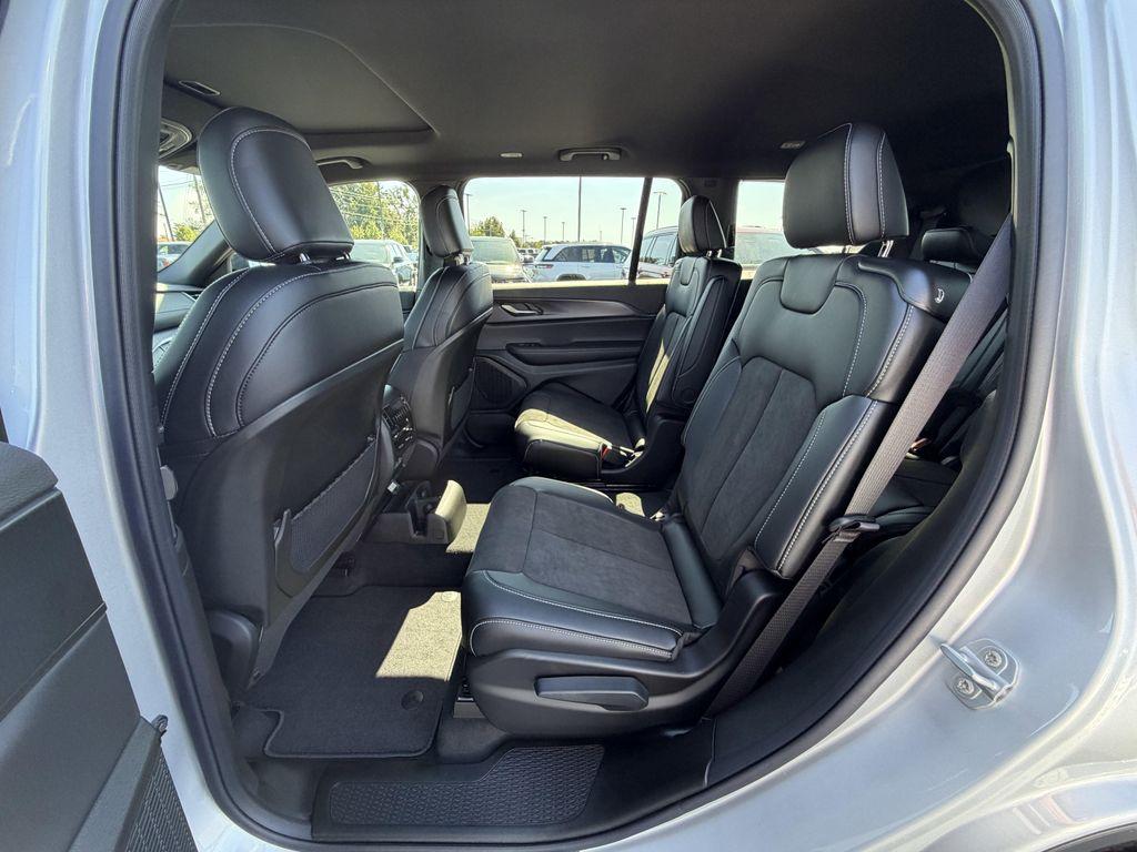new 2025 Jeep Grand Cherokee L car, priced at $46,068