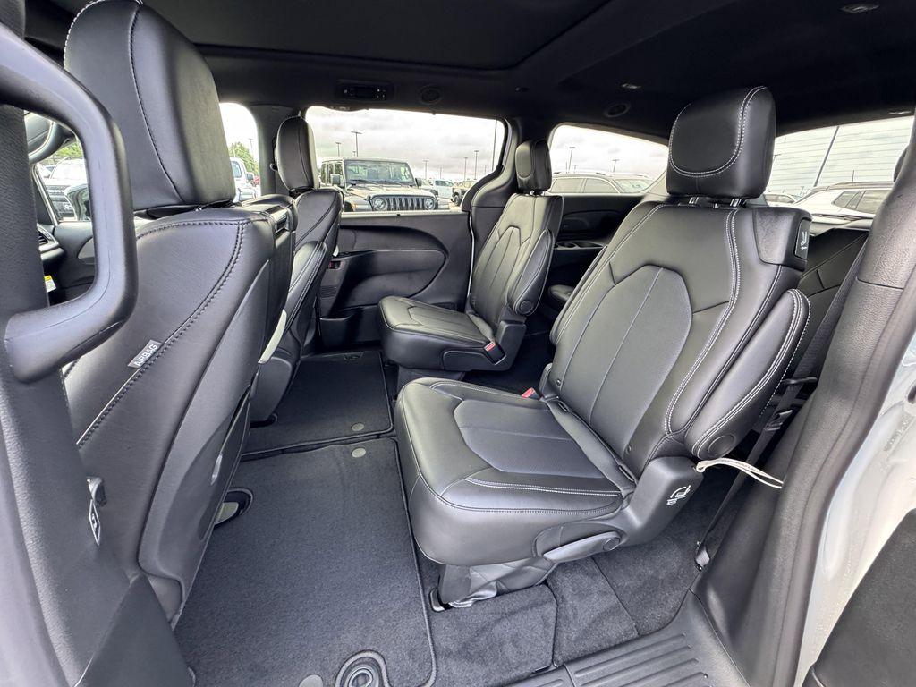 new 2026 Chrysler Pacifica car, priced at $52,655