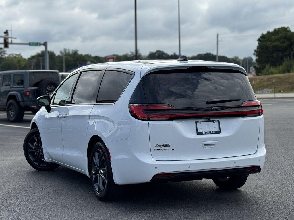 new 2026 Chrysler Pacifica car, priced at $52,655