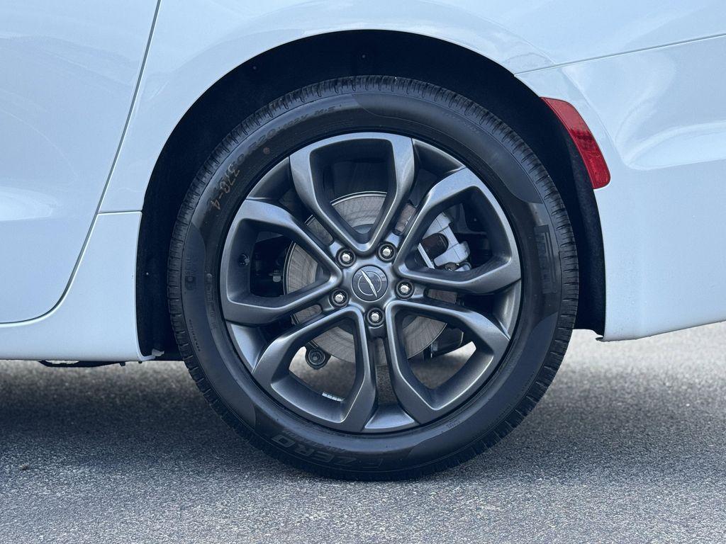new 2026 Chrysler Pacifica car, priced at $52,655