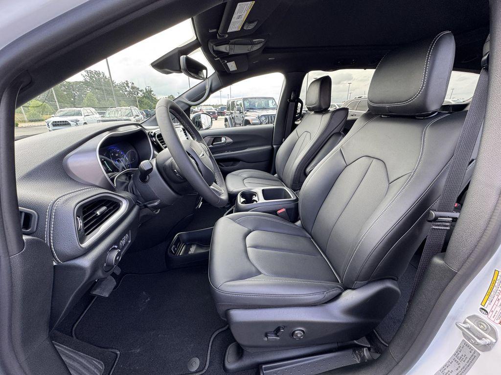 new 2026 Chrysler Pacifica car, priced at $52,655
