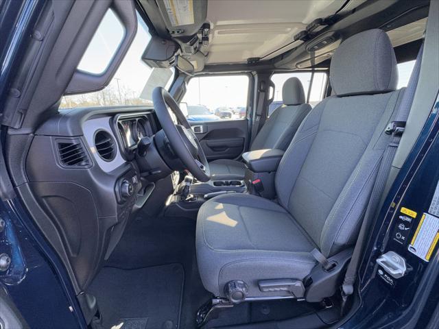 new 2025 Jeep Gladiator car, priced at $46,640