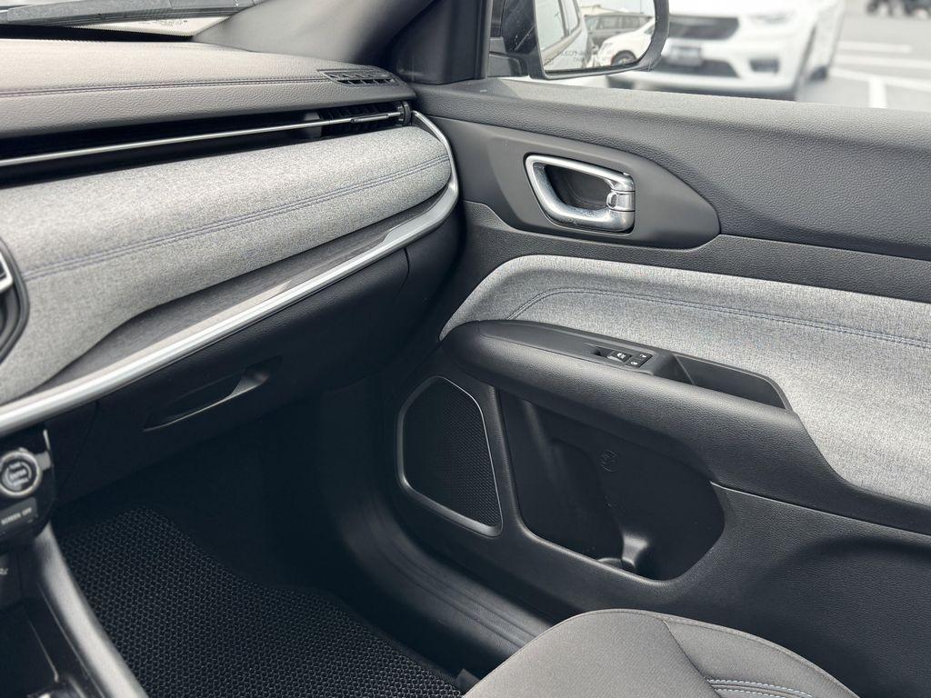 used 2025 Jeep Compass car