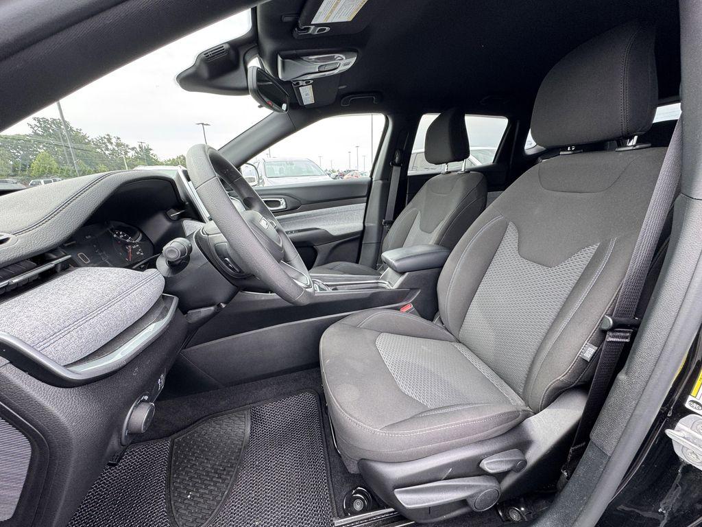 used 2025 Jeep Compass car