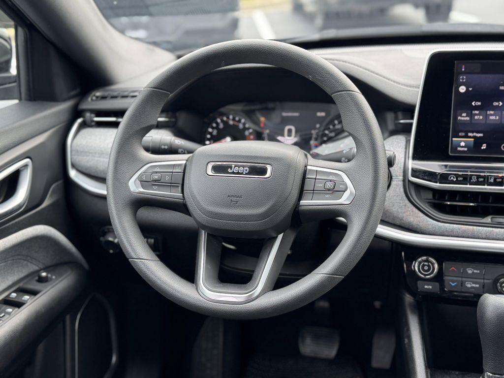 used 2025 Jeep Compass car