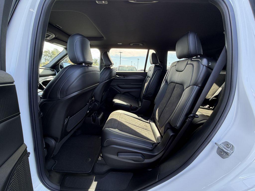 new 2025 Jeep Grand Cherokee L car, priced at $43,552