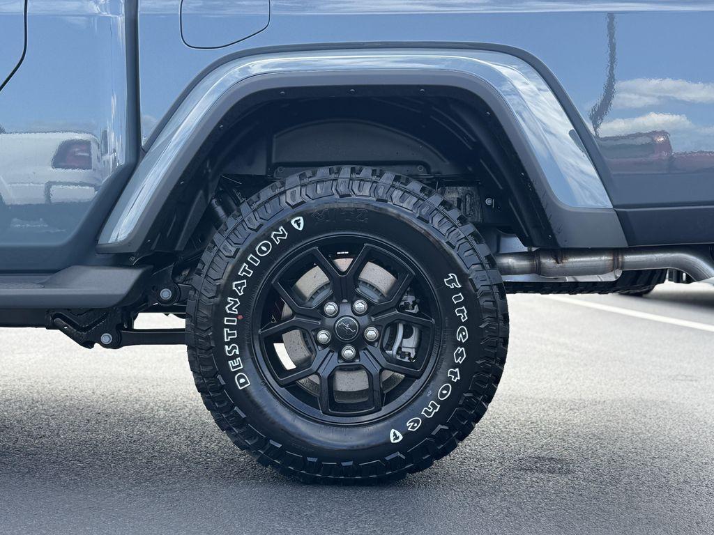 new 2025 Jeep Gladiator car, priced at $46,200