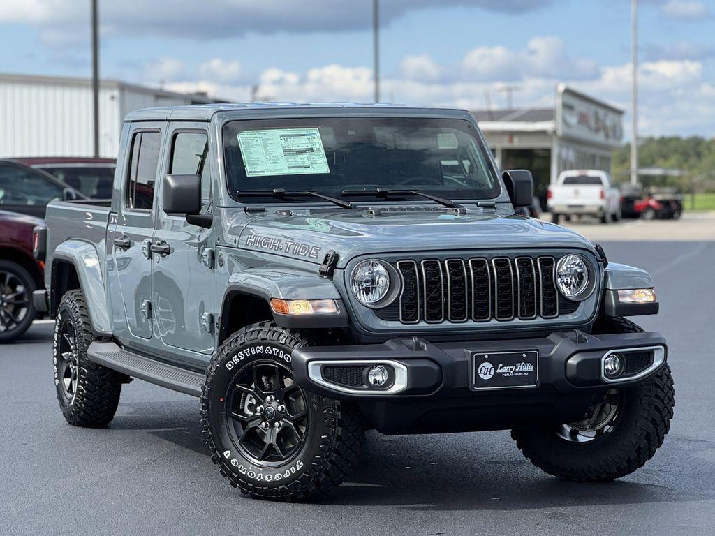new 2025 Jeep Gladiator car, priced at $46,200