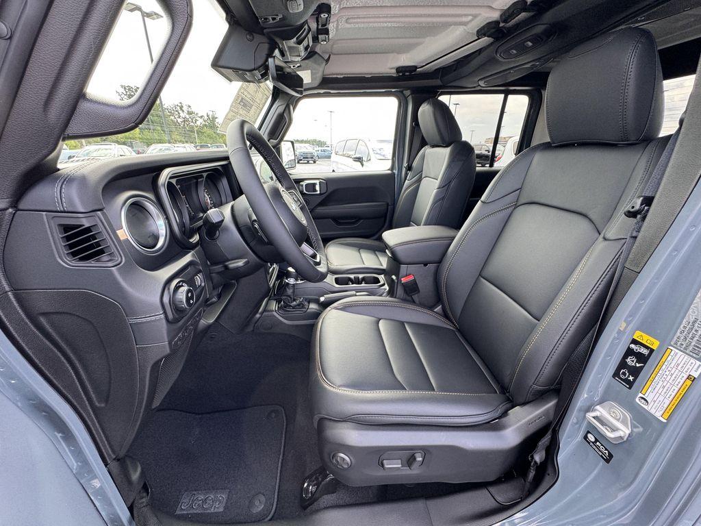 new 2025 Jeep Gladiator car, priced at $46,200