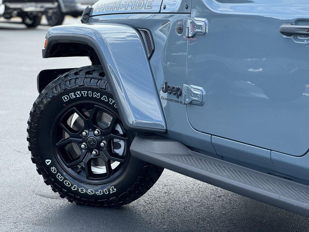 new 2025 Jeep Gladiator car, priced at $46,200