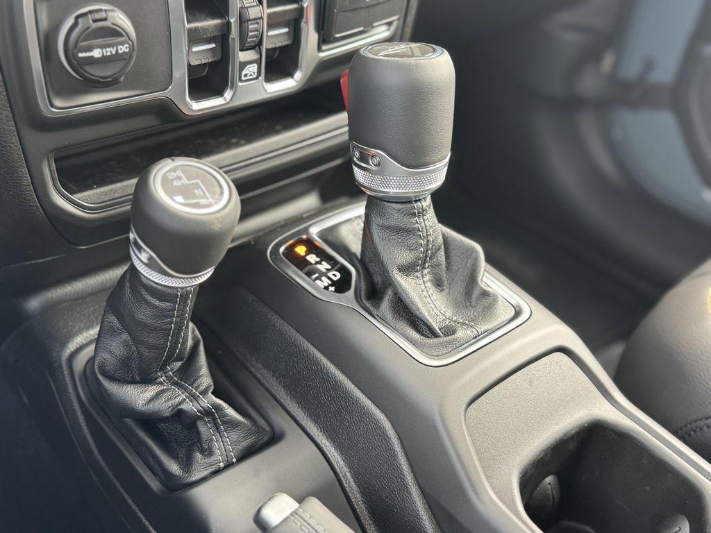 new 2025 Jeep Gladiator car, priced at $46,200