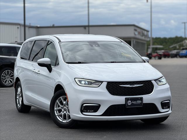 used 2023 Chrysler Pacifica car