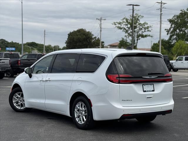 used 2023 Chrysler Pacifica car