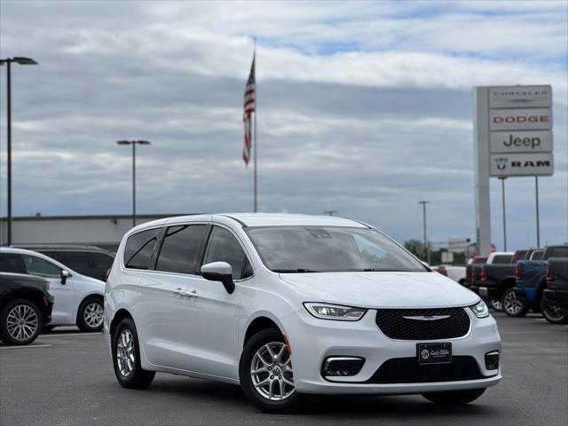 used 2023 Chrysler Pacifica car