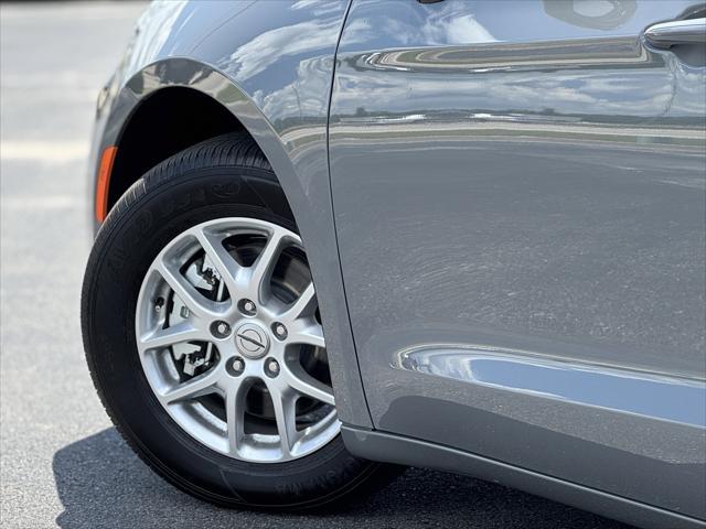 new 2025 Chrysler Pacifica car, priced at $46,535