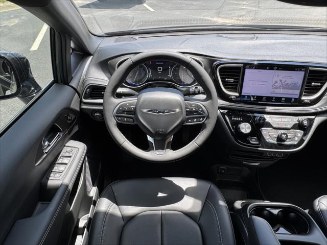 new 2025 Chrysler Pacifica car, priced at $46,535
