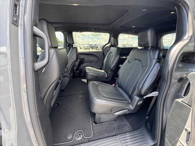 new 2025 Chrysler Pacifica car, priced at $46,535