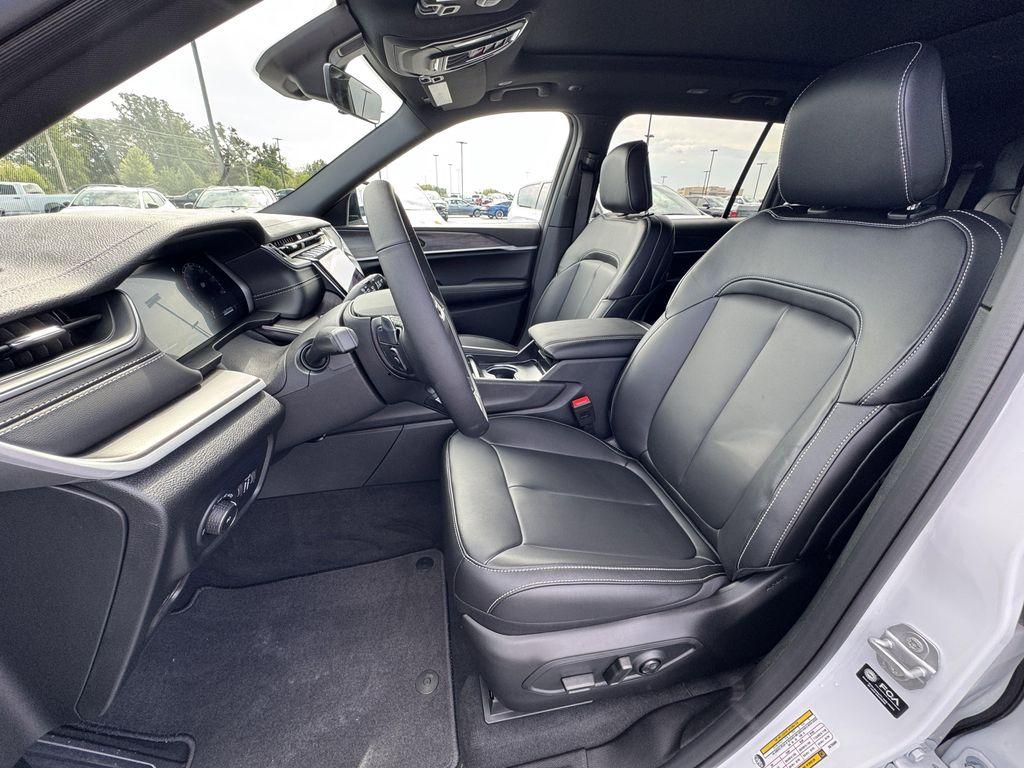 new 2025 Jeep Grand Cherokee L car, priced at $46,068