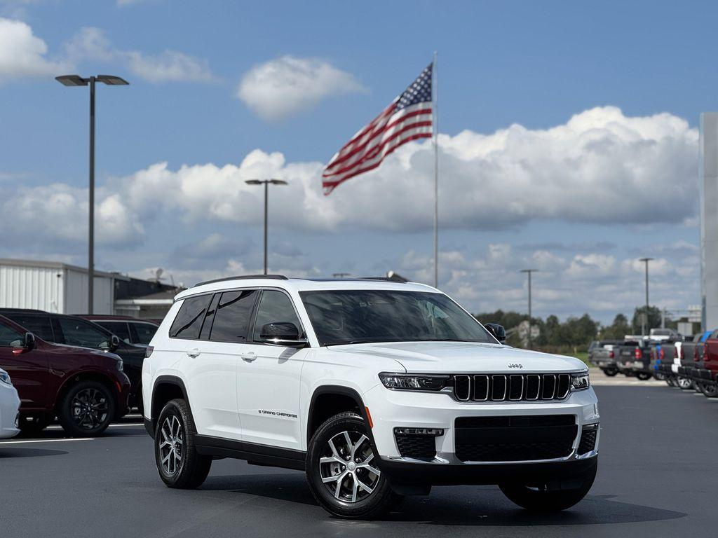 new 2025 Jeep Grand Cherokee L car, priced at $46,068