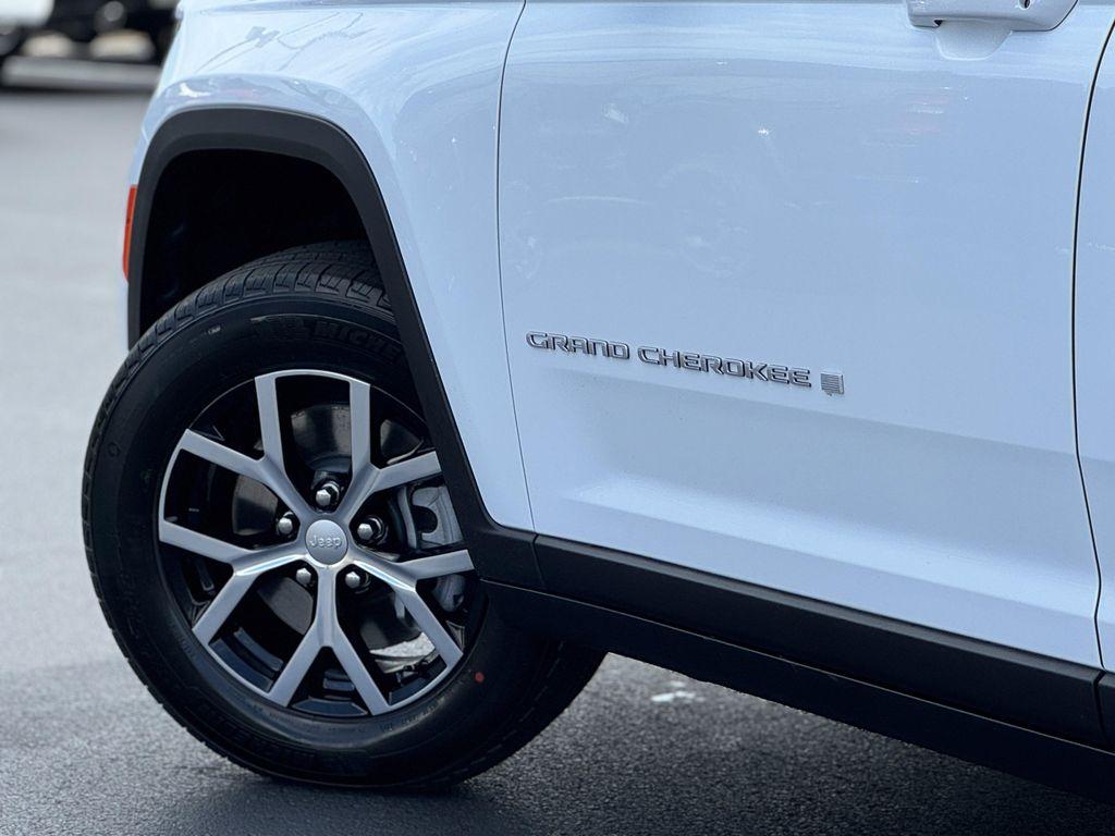 new 2025 Jeep Grand Cherokee L car, priced at $46,068