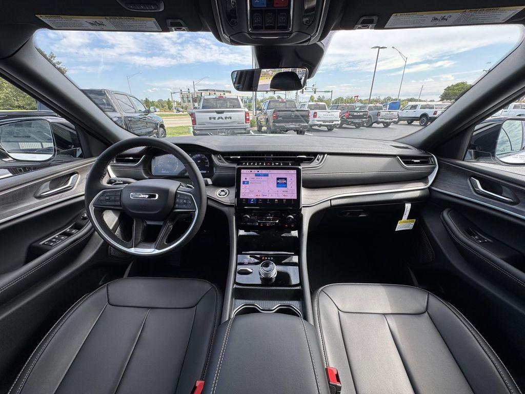 new 2025 Jeep Grand Cherokee L car, priced at $46,068