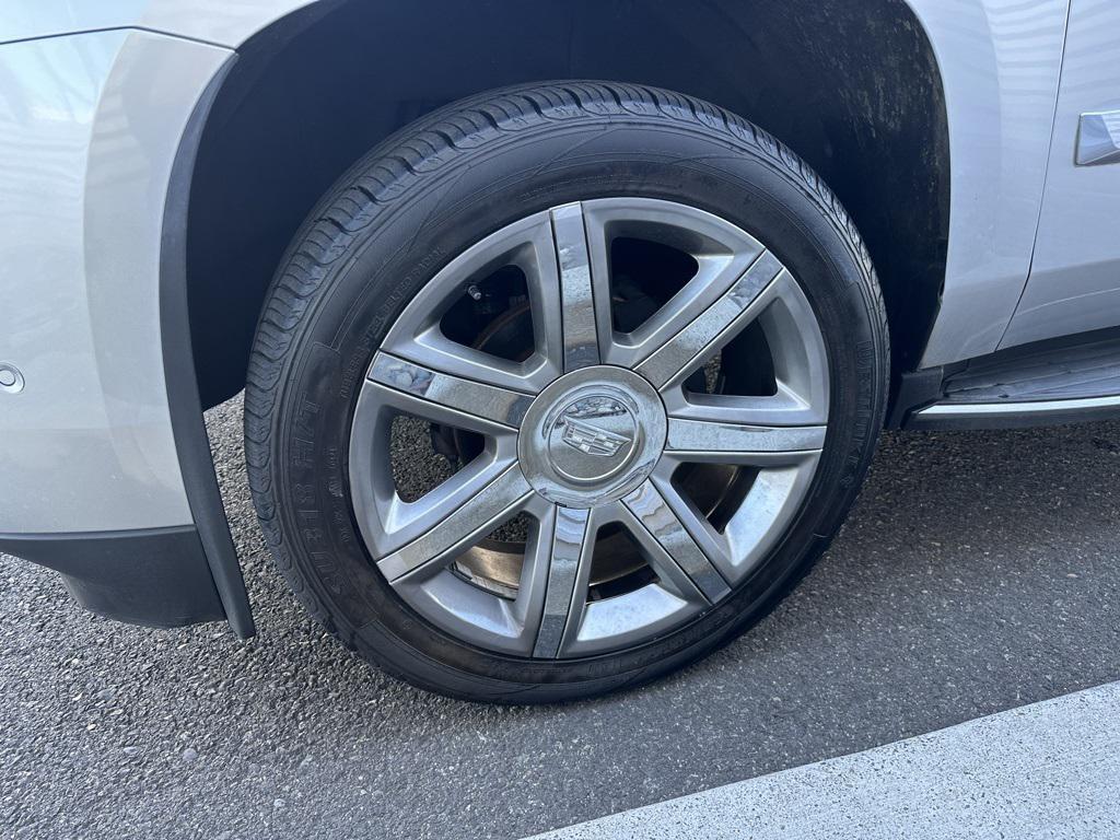 used 2020 Cadillac Escalade car, priced at $42,987