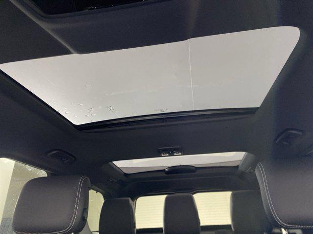 used 2025 Land Rover Discovery car, priced at $51,997