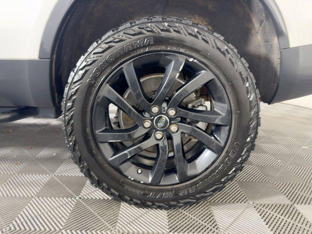 used 2018 Land Rover Discovery car, priced at $18,698