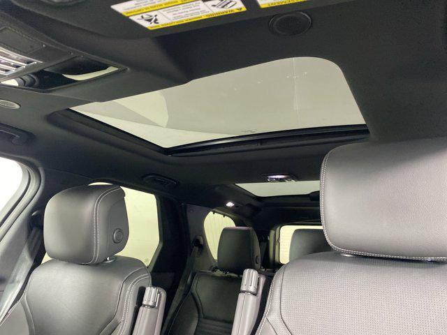 new 2025 Land Rover Discovery car, priced at $67,668