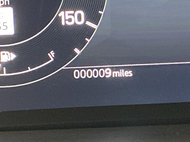 new 2025 Land Rover Discovery car, priced at $67,668