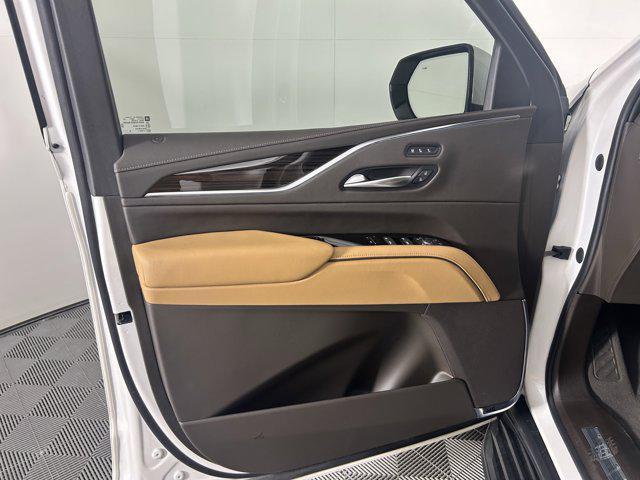used 2023 Cadillac Escalade ESV car, priced at $63,998