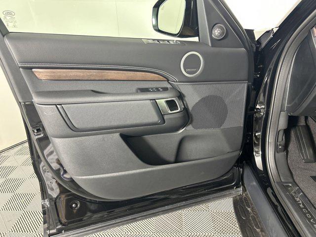 new 2025 Land Rover Discovery car, priced at $81,062