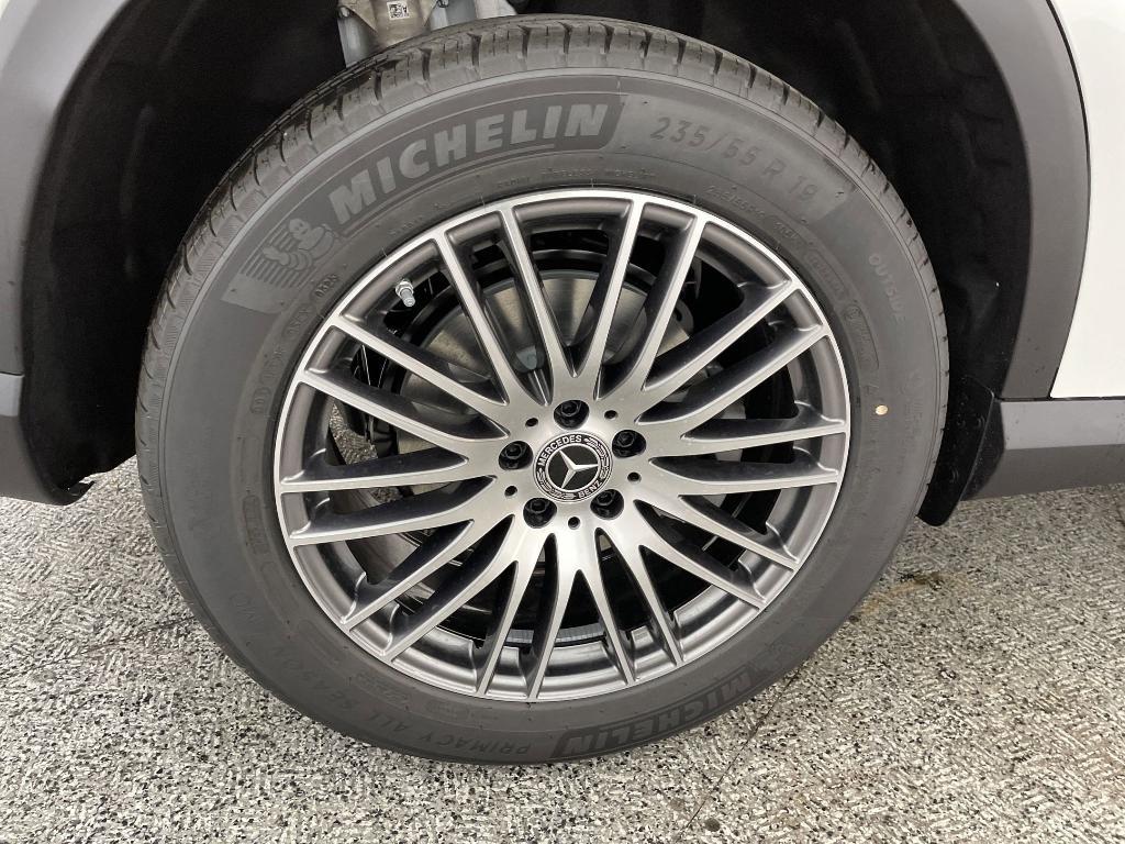 new 2025 Mercedes-Benz GLC 300 car, priced at $51,035