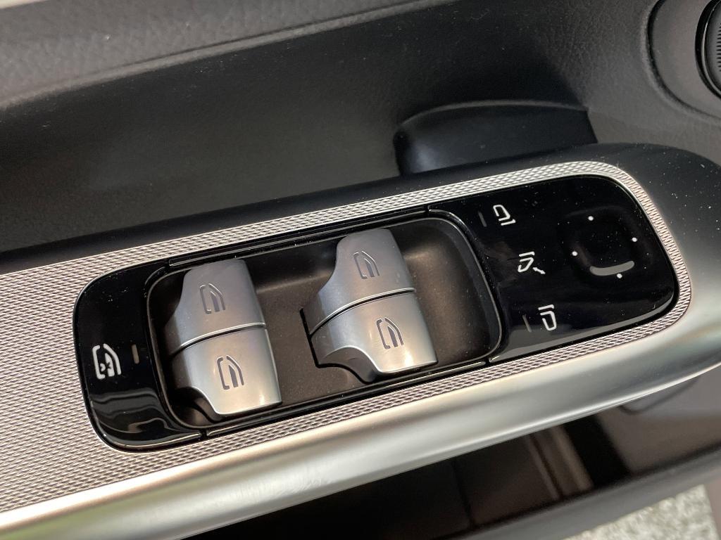 new 2025 Mercedes-Benz GLC 300 car, priced at $51,035