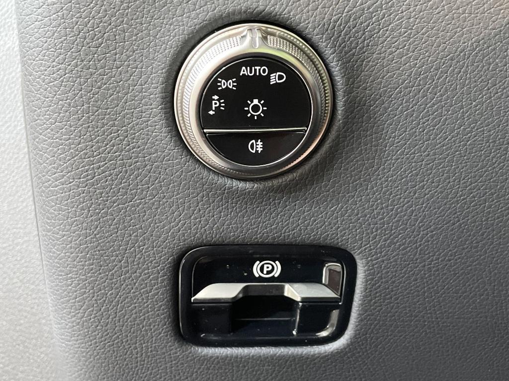 new 2025 Mercedes-Benz GLC 300 car, priced at $51,035