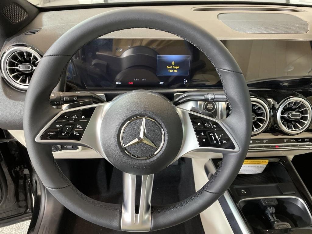 new 2025 Mercedes-Benz GLB 250 car, priced at $50,285