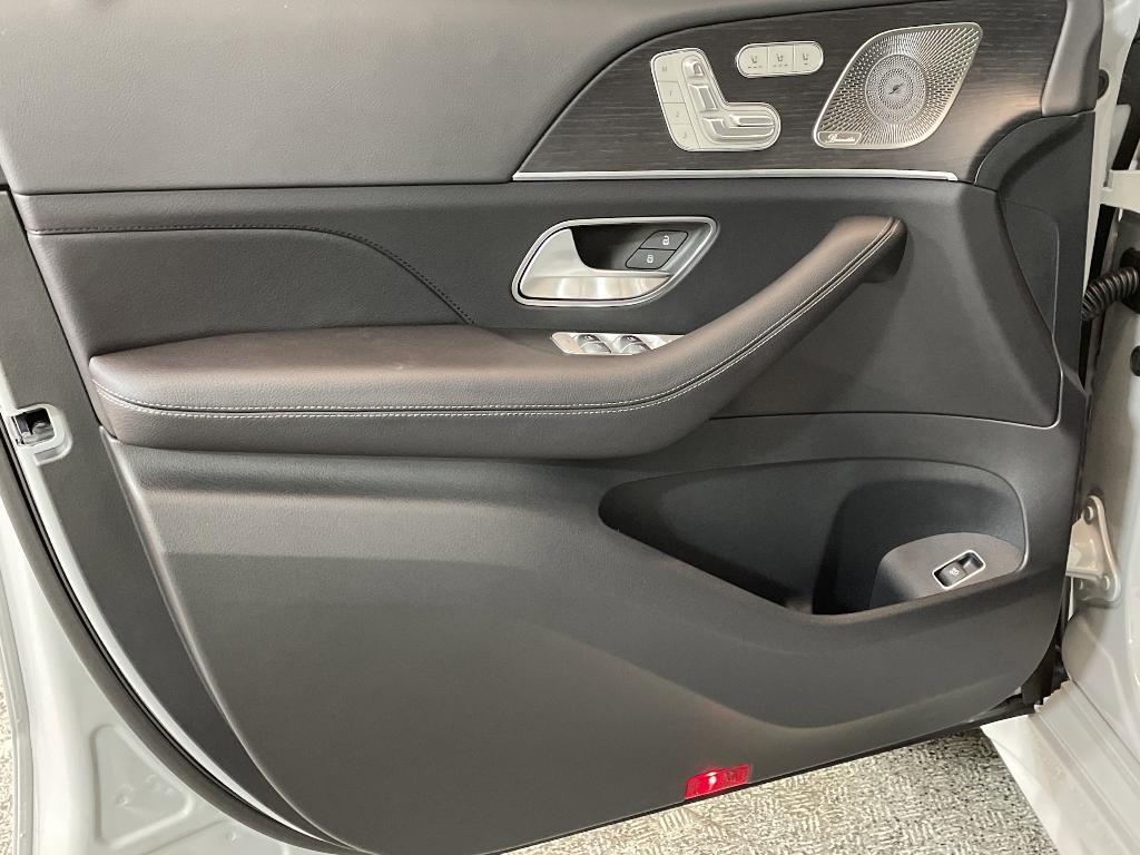 new 2025 Mercedes-Benz GLE 450 car, priced at $83,945