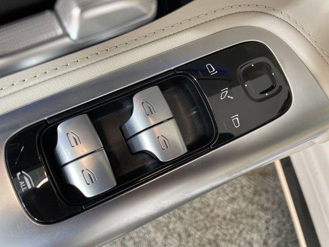 new 2025 Mercedes-Benz AMG SL 55 car, priced at $157,480