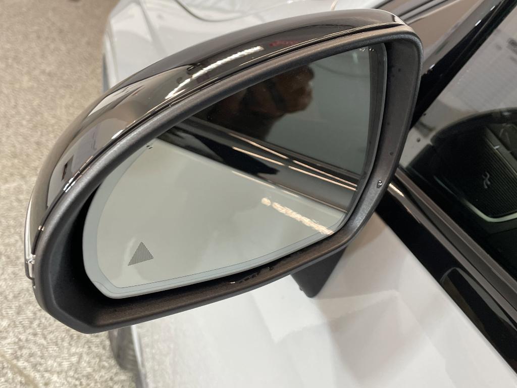 new 2025 Mercedes-Benz GLC 300 car, priced at $66,515