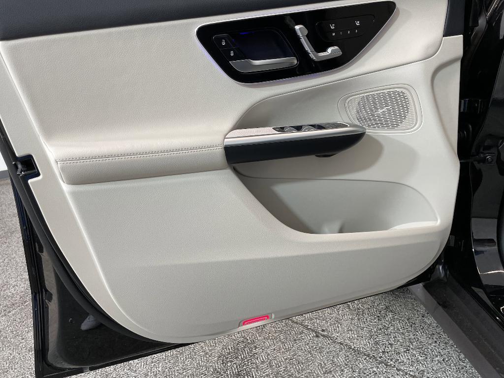 new 2025 Mercedes-Benz GLC 300 car, priced at $54,535