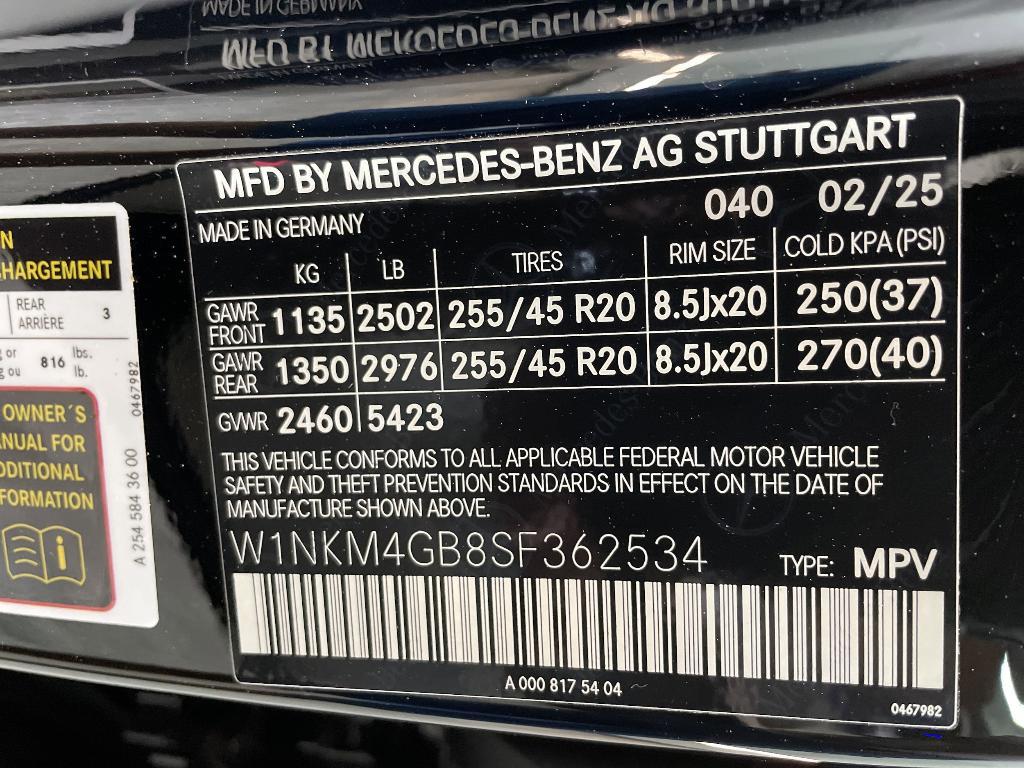 new 2025 Mercedes-Benz GLC 300 car, priced at $54,535