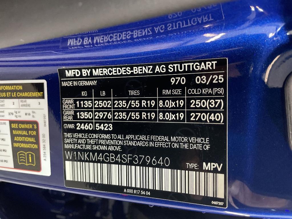 new 2025 Mercedes-Benz GLC 300 car, priced at $51,785