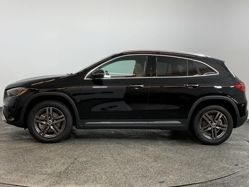 new 2025 Mercedes-Benz GLA 250 car, priced at $49,405