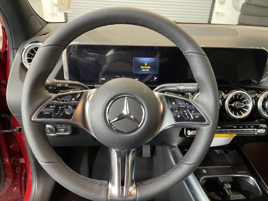 new 2025 Mercedes-Benz GLA 250 car, priced at $47,310