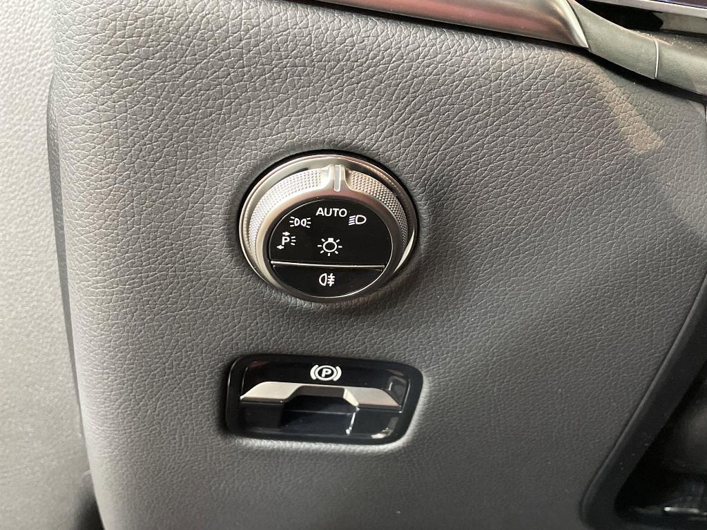 new 2025 Mercedes-Benz GLC 350e car, priced at $61,550